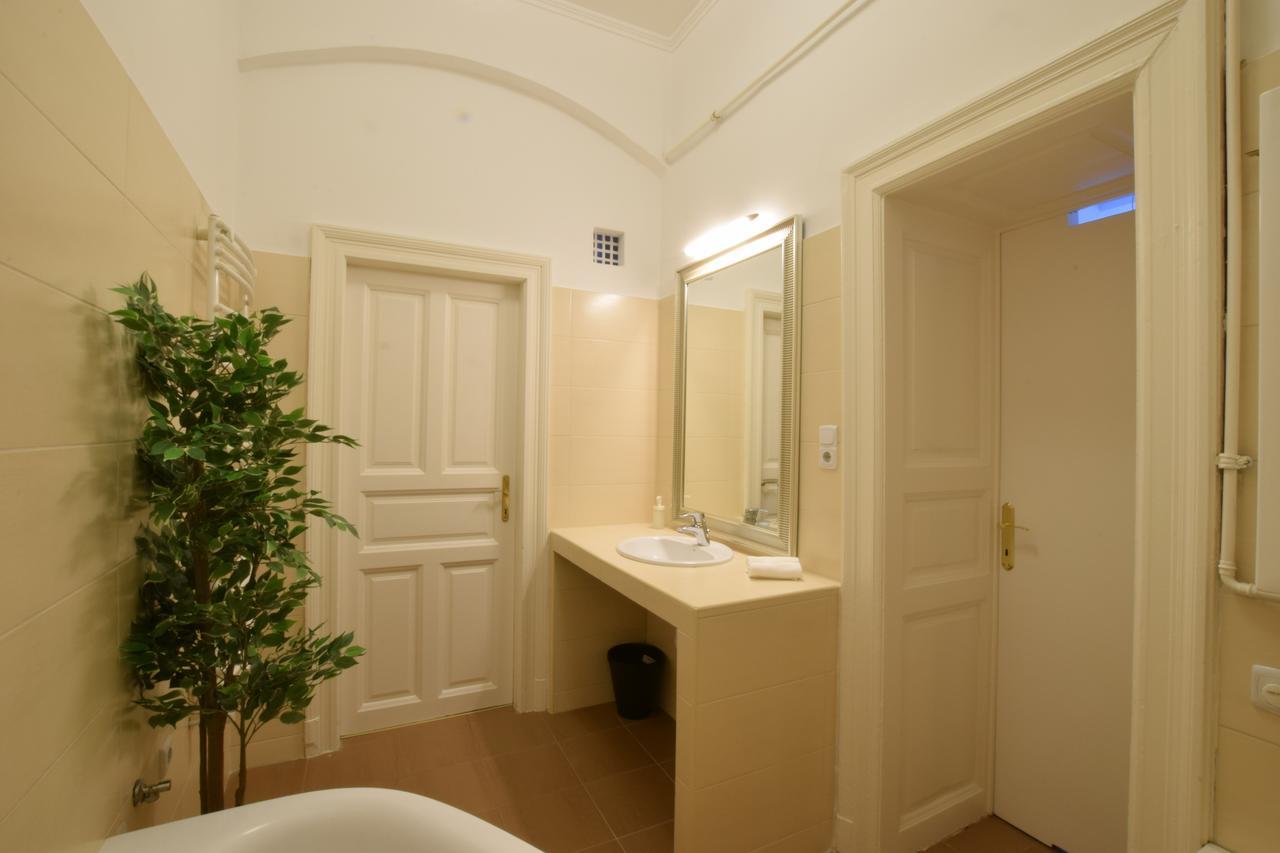 Standard Apartment By Hi5 - Dessewffy 39 Budapest Eksteriør bilde